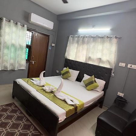 Hotel Aparajita Varanasi Ngoại thất bức ảnh