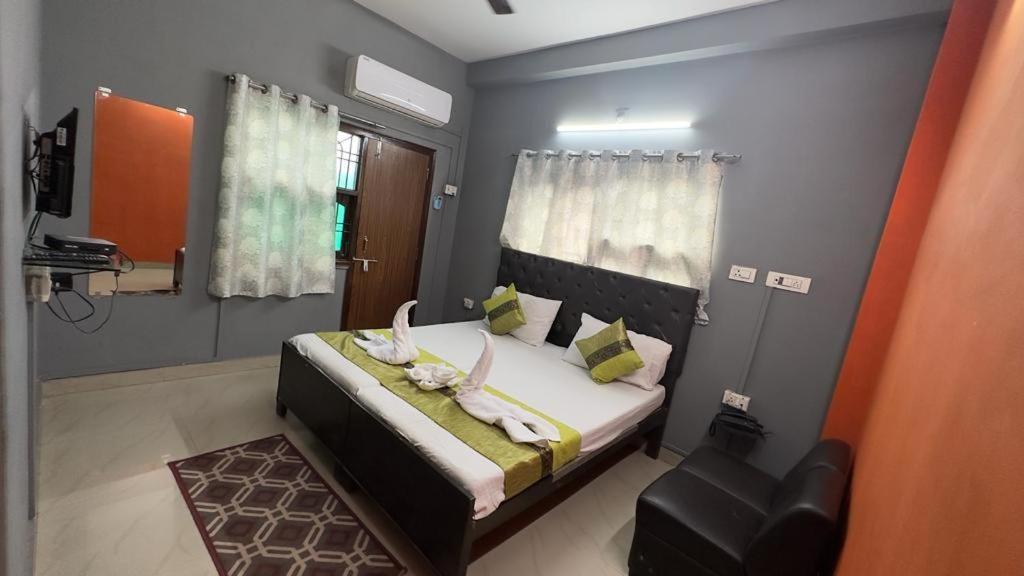Hotel Aparajita Varanasi Ngoại thất bức ảnh