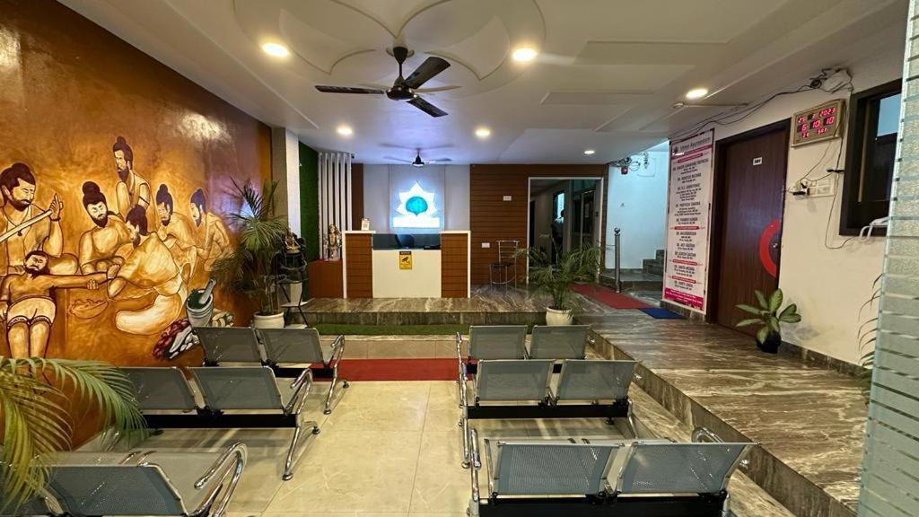 Hotel Aparajita Varanasi Ngoại thất bức ảnh