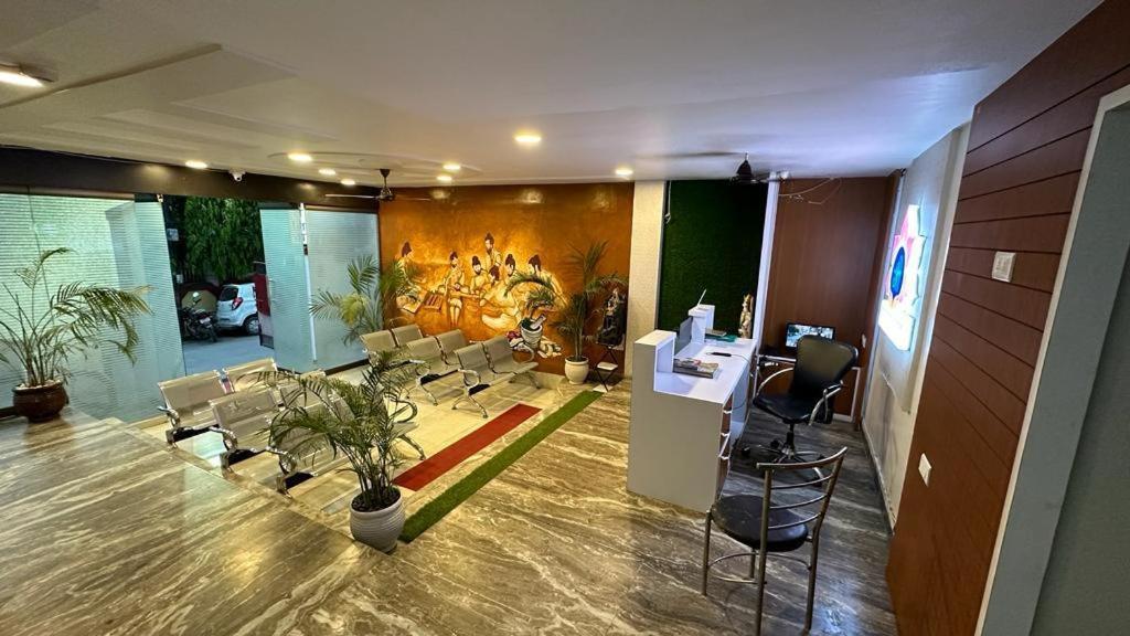 Hotel Aparajita Varanasi Ngoại thất bức ảnh