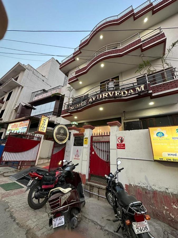 Hotel Aparajita Varanasi Ngoại thất bức ảnh