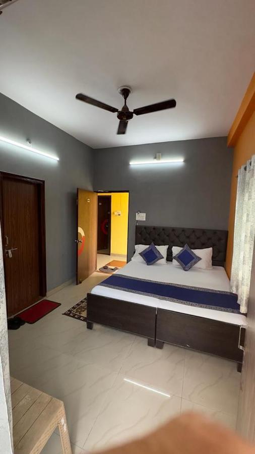 Hotel Aparajita Varanasi Ngoại thất bức ảnh