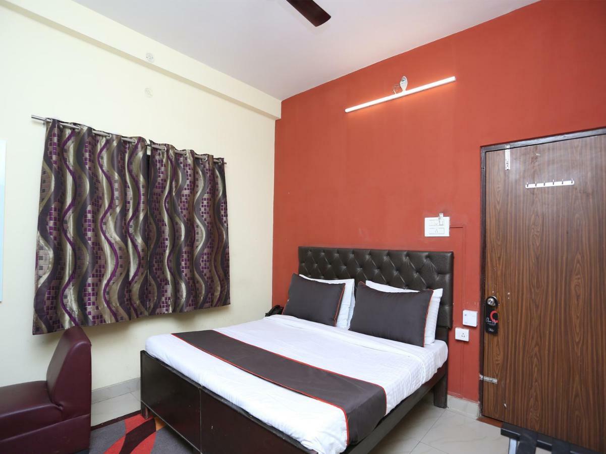 Hotel Aparajita Varanasi Ngoại thất bức ảnh