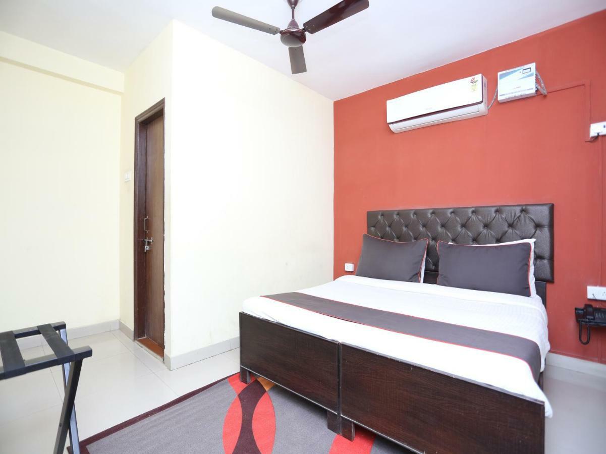 Hotel Aparajita Varanasi Ngoại thất bức ảnh